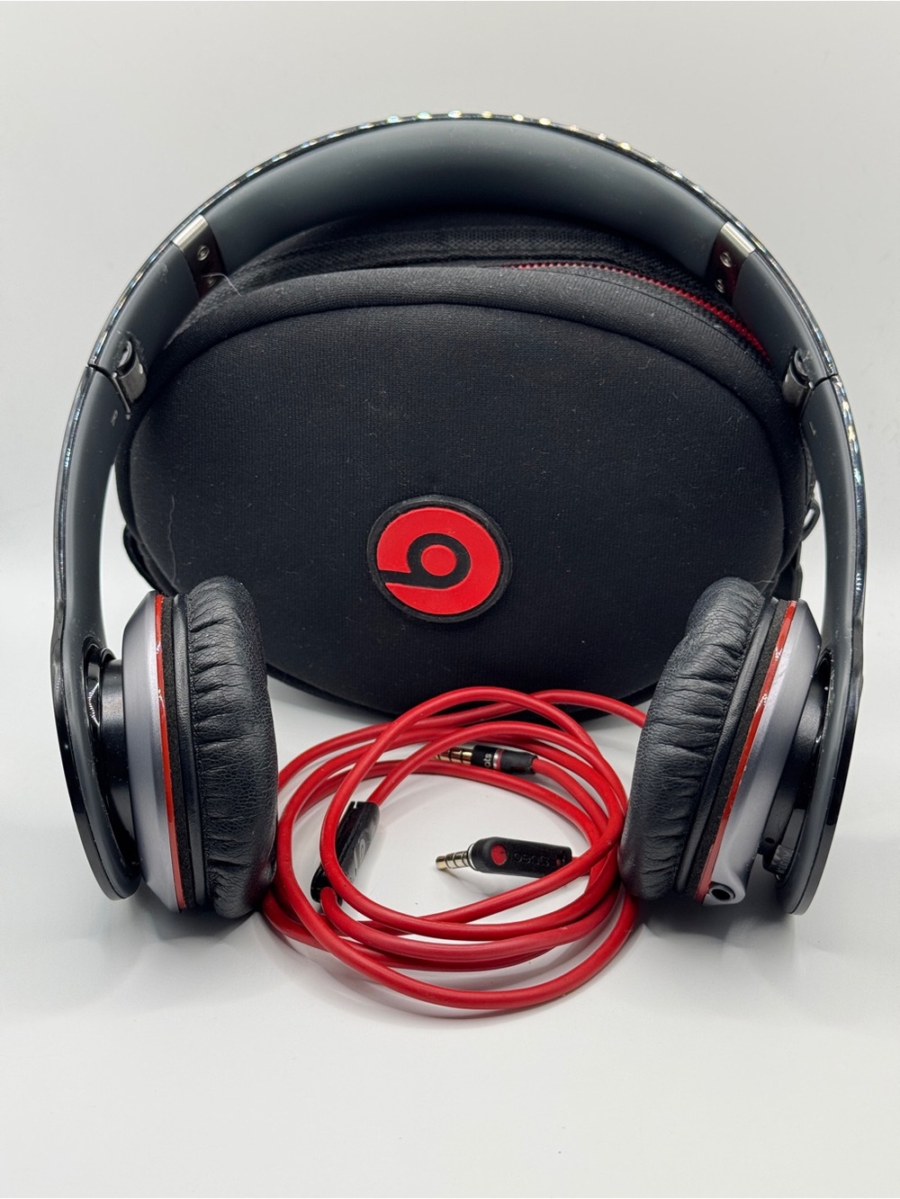 Beats by Dr. Dre Solo HD Wired Headphones Black with Case
